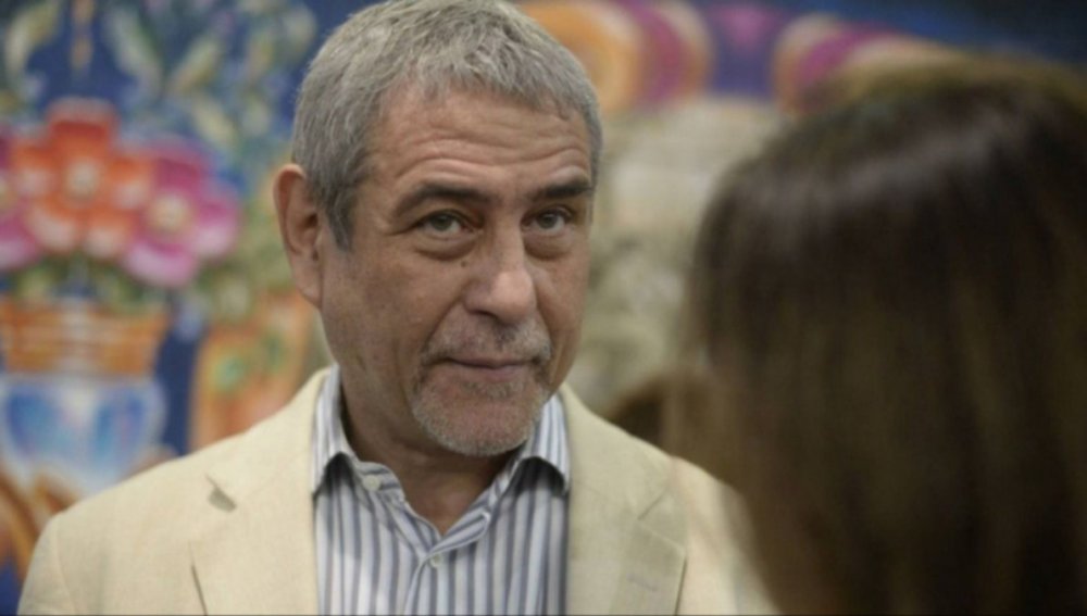 Ferraresi firma el contrato para la construcción de 152 viviendas en Junín