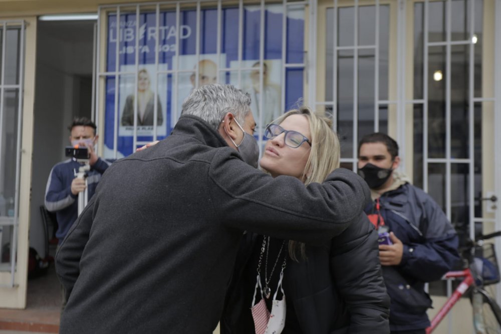 Espert y Píparo visitaron Chivilcoy, Junín y Pergamino
