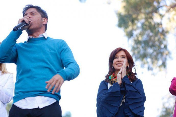 Cristina Kirchner salió a respaldar los viajes de egresados y los comparó con los regalos que hizo Macri