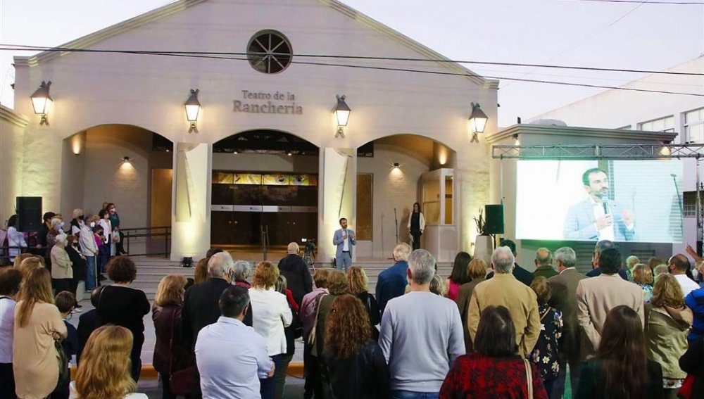 Emotiva reapertura del teatro de La Ranchería