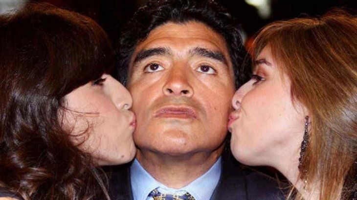 Los mensajes de Claudia Villafañe, Dalma y Gianinna Maradona por el cumpleaños de Diego Maradona