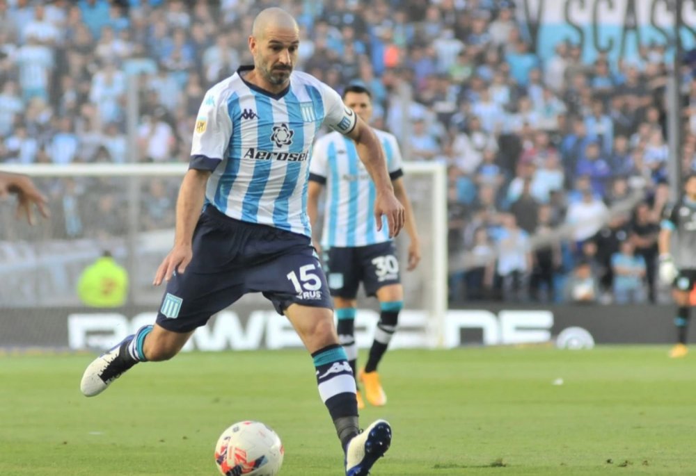 Lisandro López podría jugar en Sarmiento