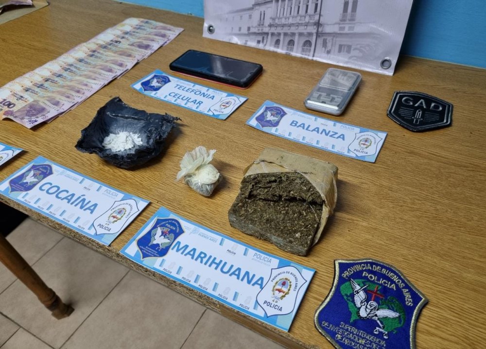 Allanamientos de personal de Delegación Drogas Ilícitas Junín un masculino detenido prófugo de la justicia