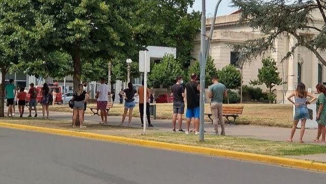 Con más del 60% de los test positivos, se registraron 368 nuevos contagios y los activos ascienden a 2.426 