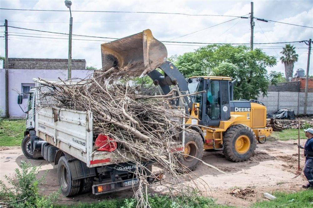 Amplio operativo integral en Barrio Almirante Brown