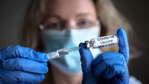 Las personas vacunadas reportaron 41% menos síntomas prolongados de Covid-19, según estudio