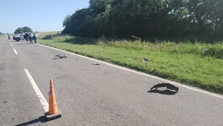Accidente fatal sobre Ruta 65: Dos ciclistas fueron arrollados por un automóvil