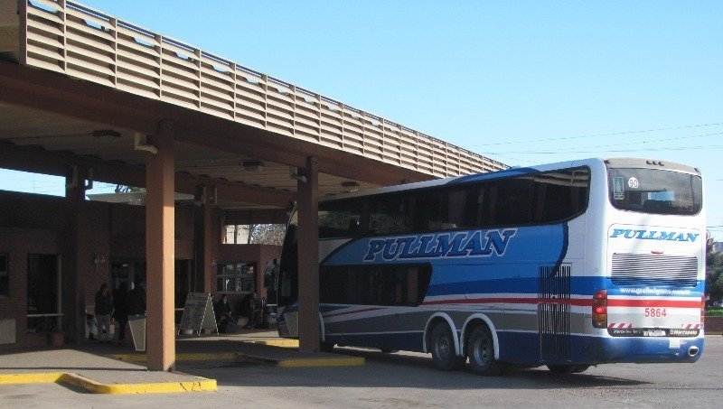 Preocupación en Chacabuco por la falta de colectivos hacia Junín en horario de mañana