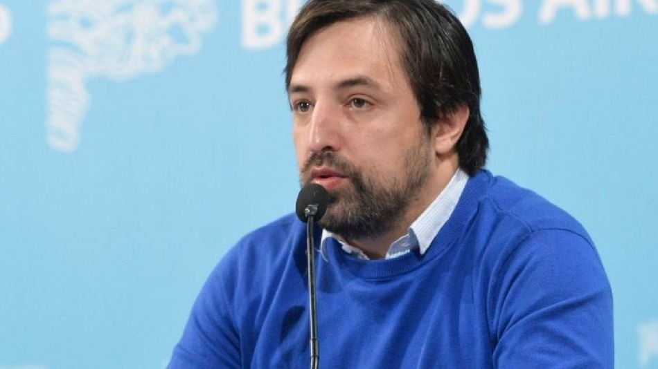 Hackearon el teléfono de Nicolás Kreplak: publicaron polémicos mensajes en Twitter