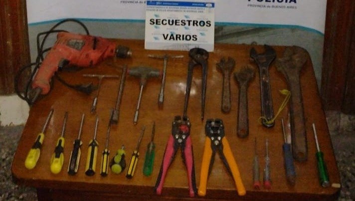 Recuperan herramientas sustraídas de una camioneta en Villa de Parque