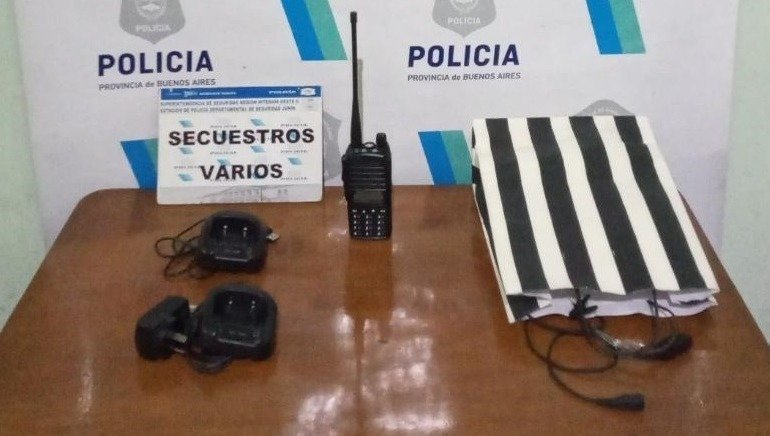 Detuvieron a la pareja que robo cuatro vehículos en el centro usando inhibidores