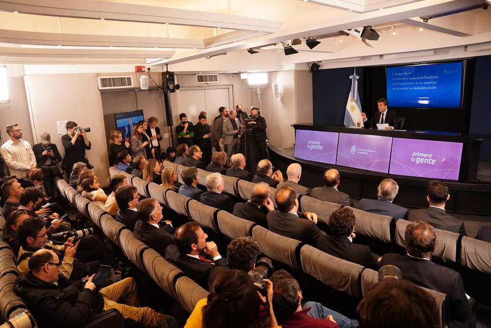 La “doble sede”, asignación de despachos y los medidas que vienen: cómo fue la semana para Sergio Massa y su equipo económico