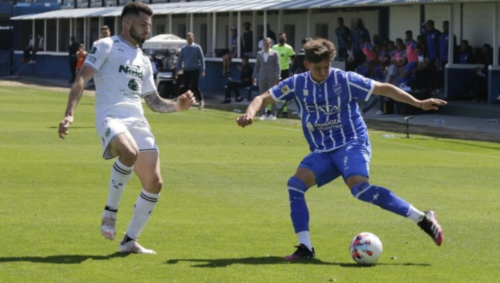 Sarmiento y Godoy Cruz juegan en Junín