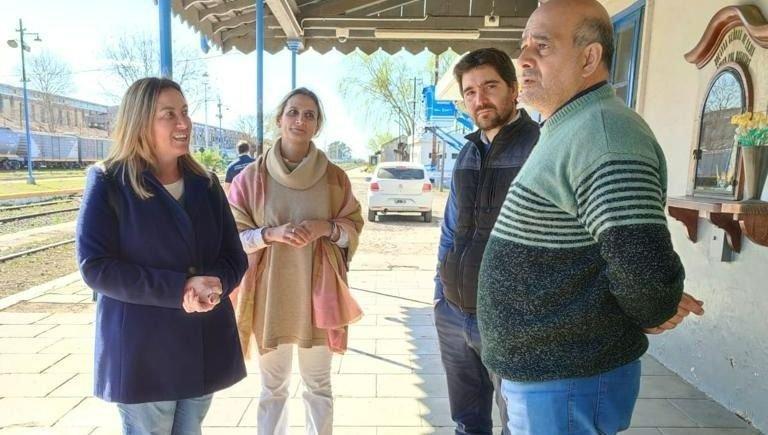 Arata recorrió la estación de trenes y anunció el inicio de las obras de remodelación