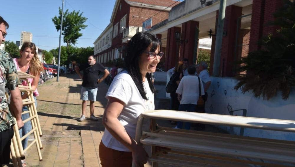 Provincia envió mobiliario para el Instituto N° 129 y Casa Huerta