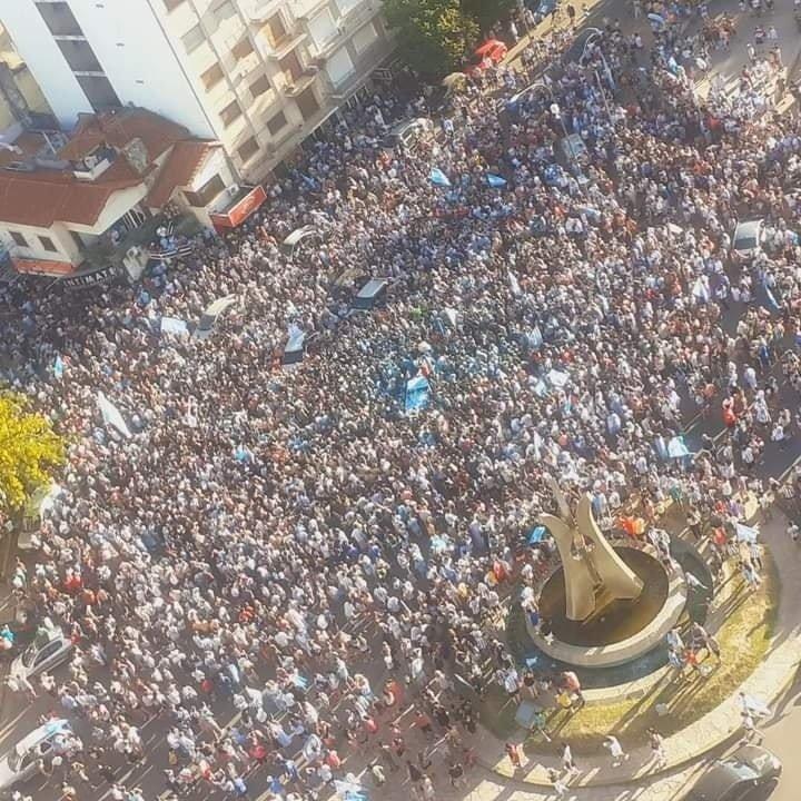 Miles de juninenses salieron a las calles para celebrar la victoria ...