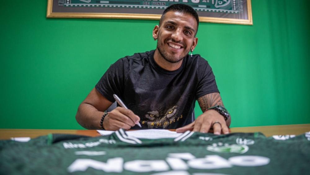 Juan Cruz Kaprof se sumó a Sarmiento