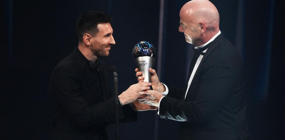 Argentina arrasó con los premios The Best: Messi fue elegido como el mejor jugador del mundo y también fueron galardonados Dibu Martínez y Scaloni