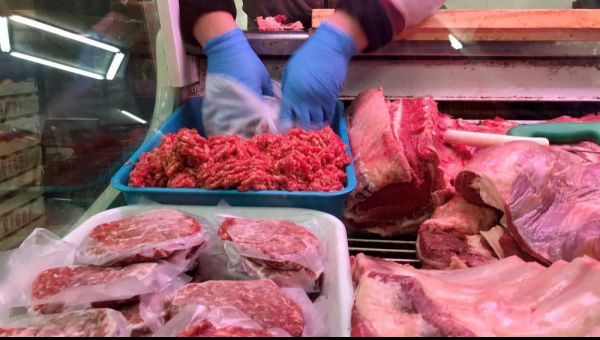 Ante el nuevo salto de la inflación, Massa lanzará un descuento de 10% para la compra de carne con débito