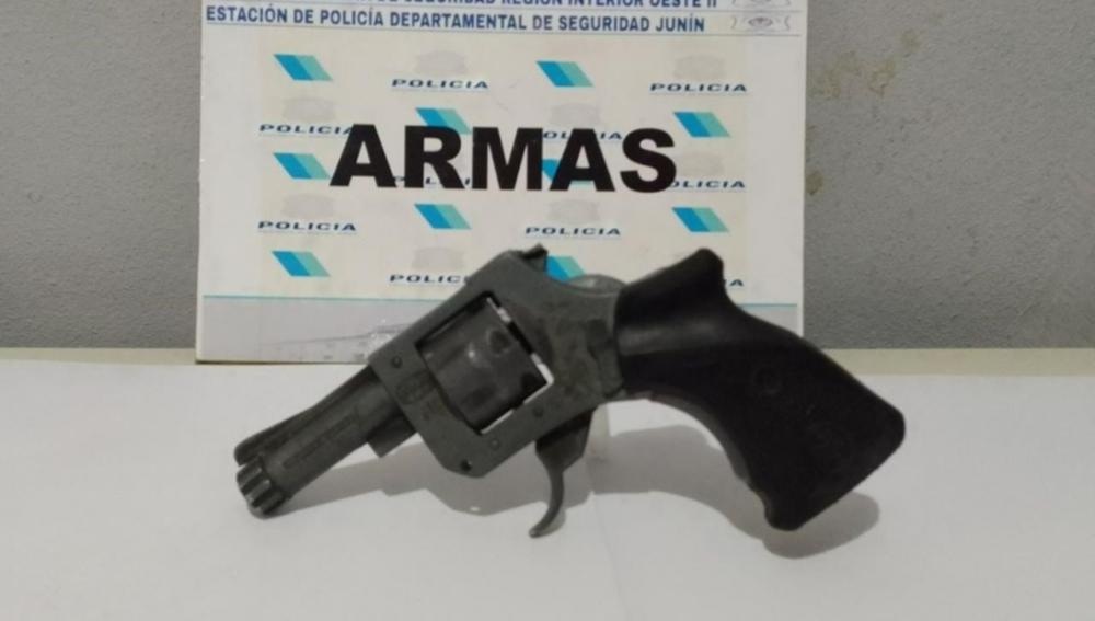 Dos menores de 16 y 17 años aprehendidos por portación de arma de fuego
