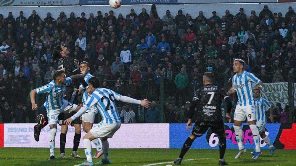 Sarmiento visita a Racing en Avellaneda