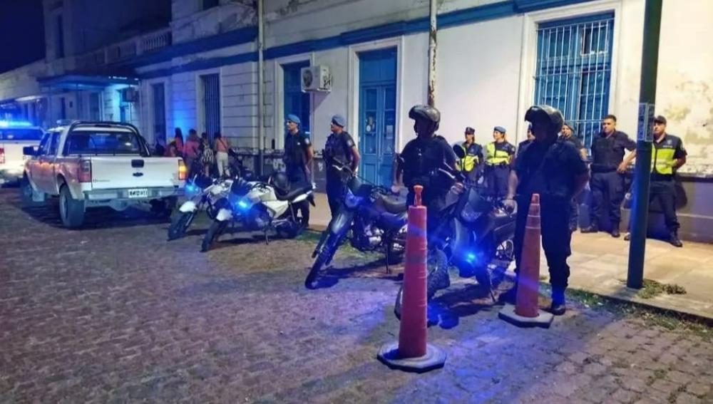 Operativo policial de control en la estación de trenes