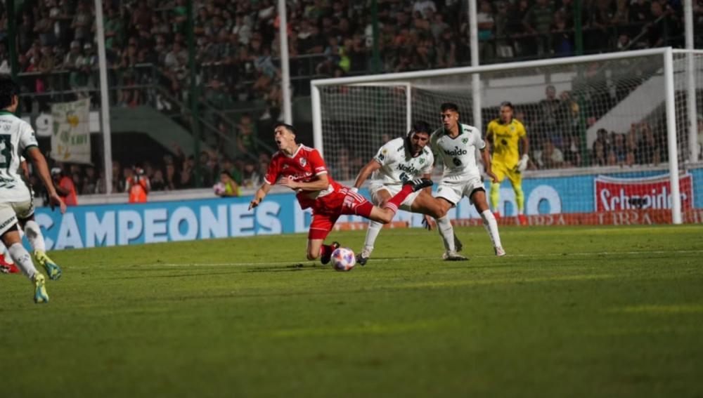 Sarmiento no pudo con River