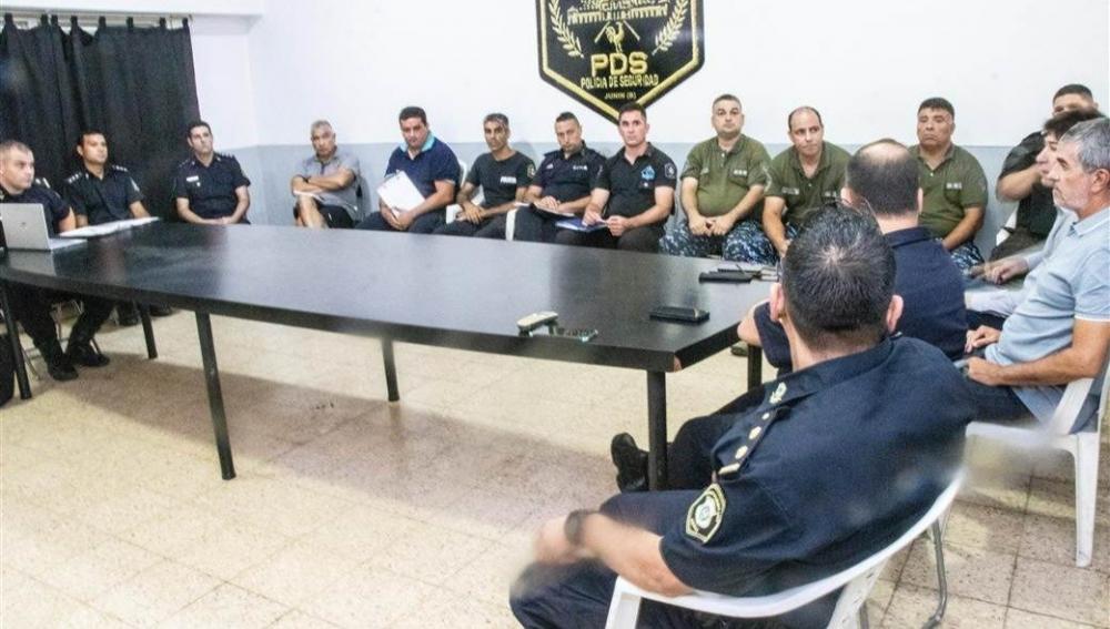 Reunión entre Seguridad y la APREVIDE por los operativos previos al partido entre Sarmiento y River Plate