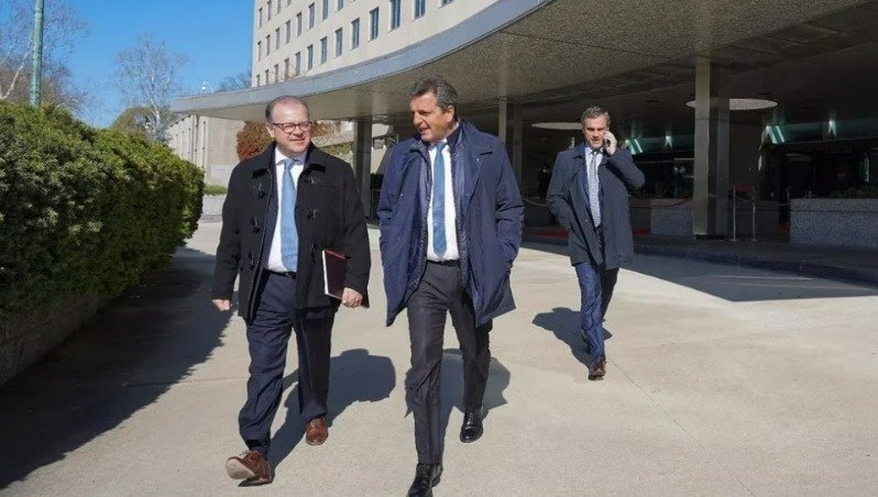 Massa anunció un "dólar agro" unificado y buscará simplificar las cotizaciones para importar productos y servicios