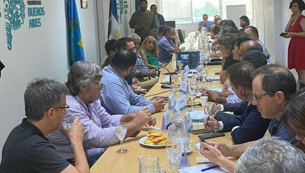 Salarios: Provincia convocó a docentes y estatales para revisar la paritaria