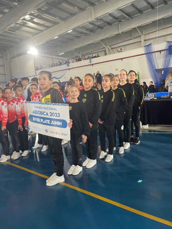 Gimnastas juninenses en el Nacional de clubes