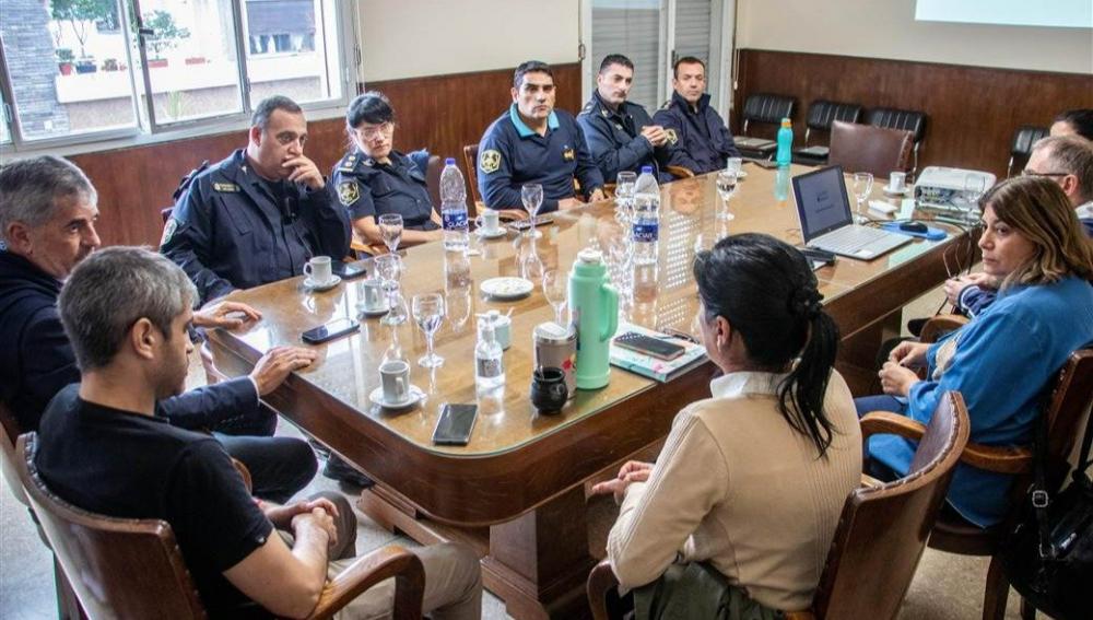 Funcionarios, policías y comerciantes analizaron el desarrollo del Plan Integral de Seguridad Local