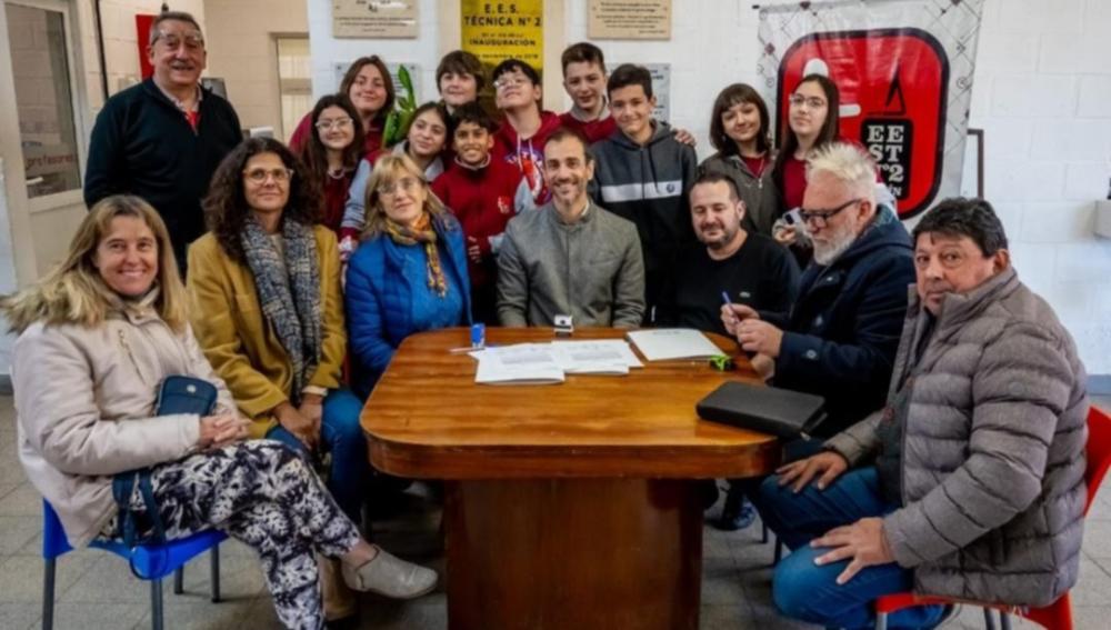 Acuerdo con Provincia para la construcción de dos nuevas aulas en la Escuela Técnica N°2