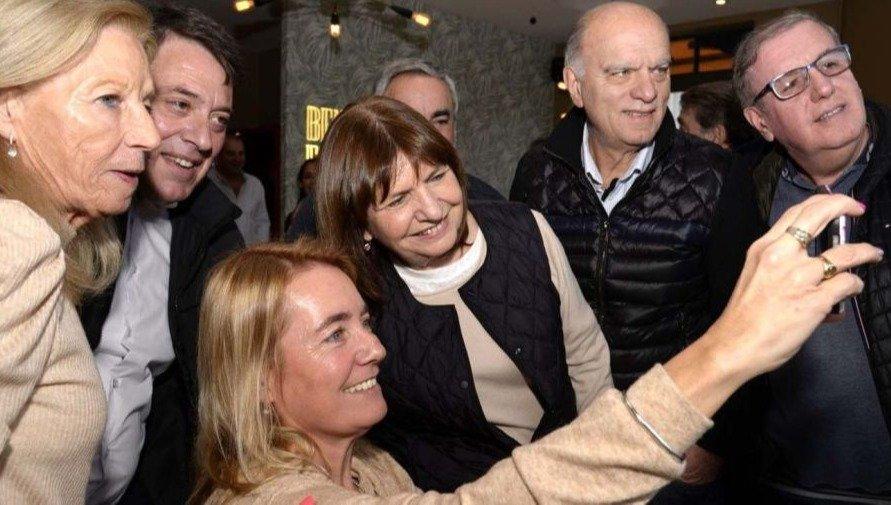 Desde el equipo de Chami advirtieron que reparten la boleta de Bullrich cortada