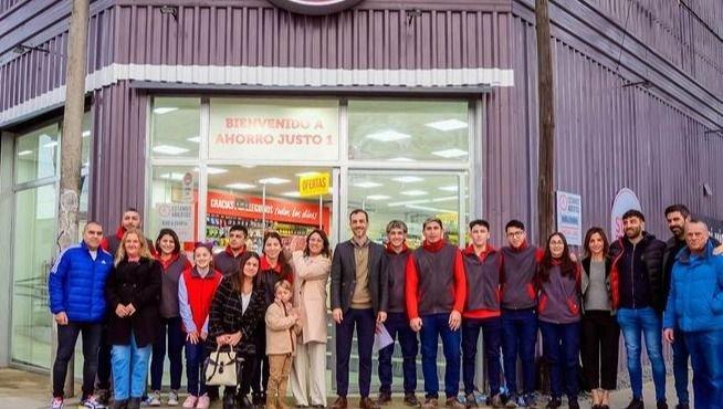 Abrió un nuevo mercado en el barrio Villa Belgrano, y Petrecca estuvo presente