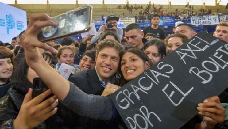 Kicillof anunció la implementación del Boleto Estudiantil para el nivel terciario