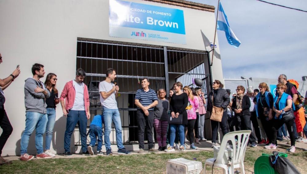 Restituyen el salón a la sociedad de fomento del barrio Almirante Brown
