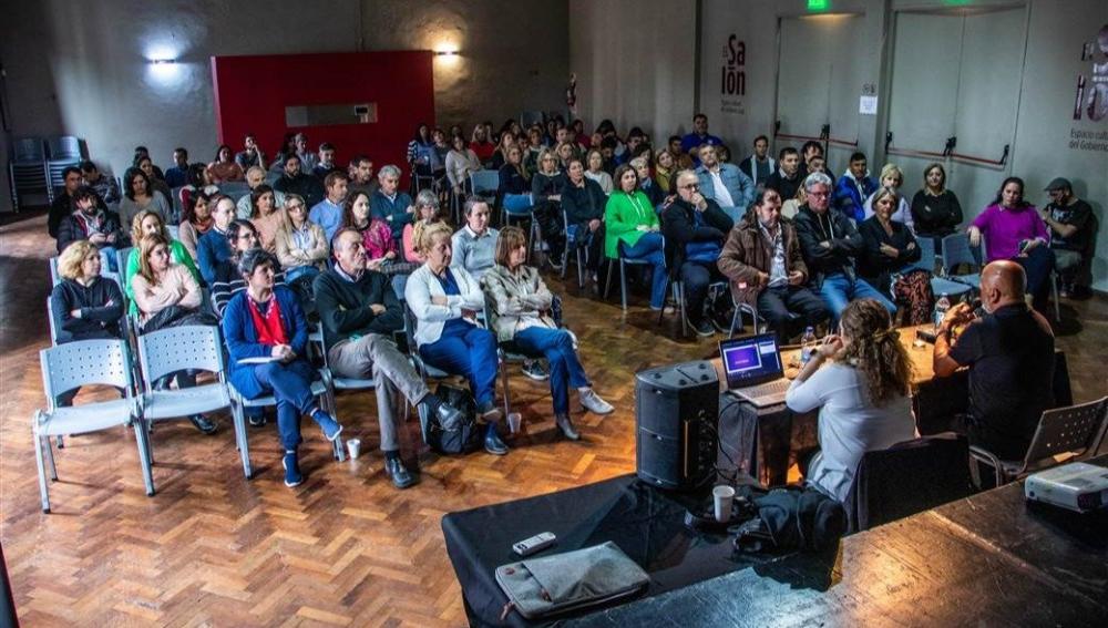 El Municipio brindó una charla de sobre salud mental en el ámbito laboral para sus empleados