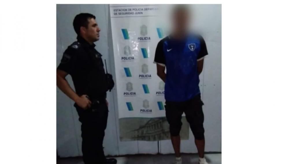 Un sujeto oriundo de Moreno fue aprehendido cuando intentó sustraer una moto