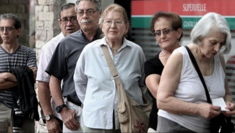 Los jubilados recibirán un refuerzo de $55.000 en diciembre y la mínima llegará a los $160.700