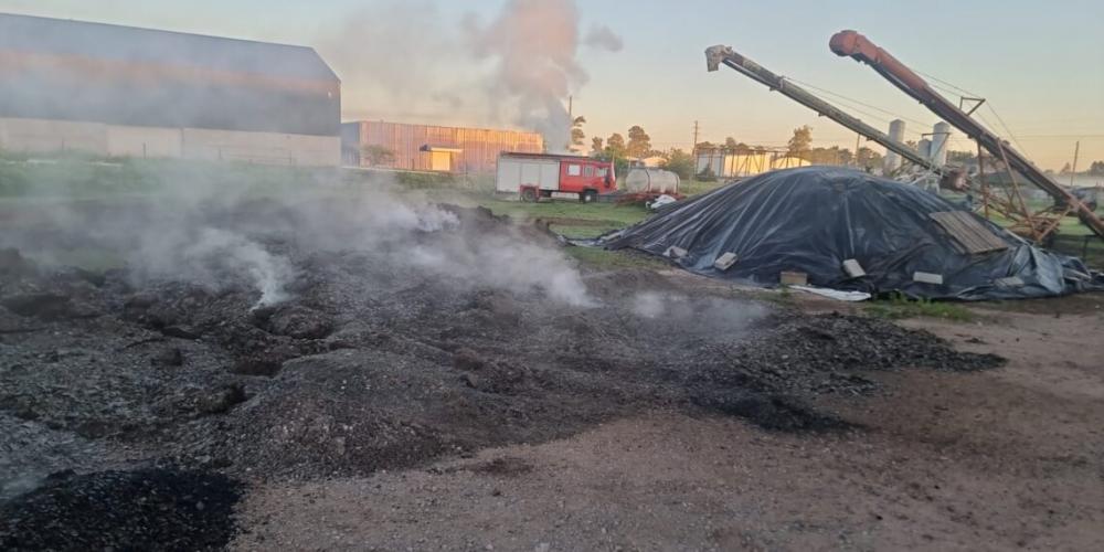 Incendio en el Parque Industrial: rápida respuesta del Cuartel de Bomberos