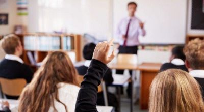 Autorizan subas del 11% en colegios privados para diciembre, con picos del 69%