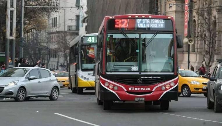 La UTA anunció un paro de transporte para el 5 de marzo, tras una reunión fallida con empresarios