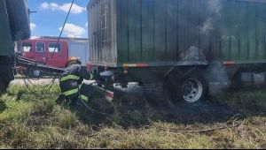 Se incendió un camión cerealero sobre Ruta 188