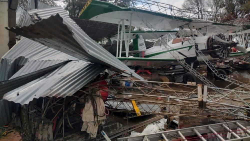 Una tormenta con vientos huracanados dejó grandes destrozos en 9 de Julio