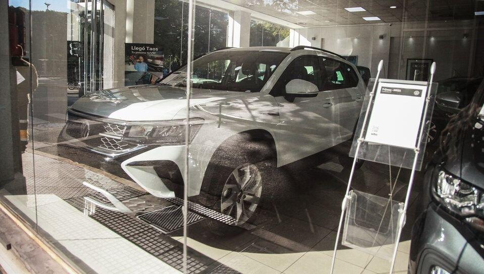 El gobierno dio marcha atrás con los aumentos en los trámites del Registro automotor