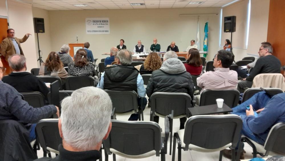 Asamblea y entrega de medallas en el Colegio de Médicos