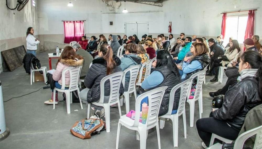 Capacitación en manipulación correcta de alimentos llega a los barrios