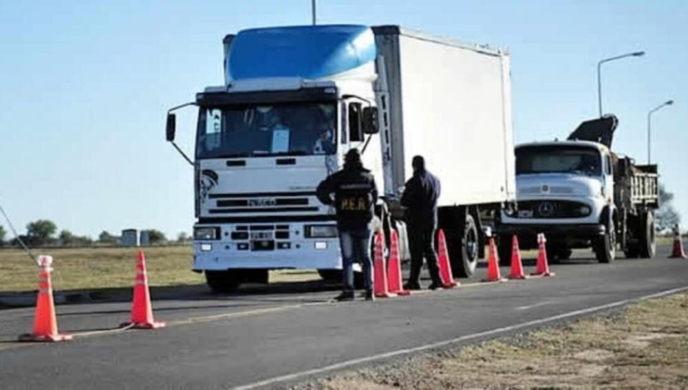 Desde hoy estará restringido el tránsito de camiones en más de 30 rutas nacionales, incluída la 7