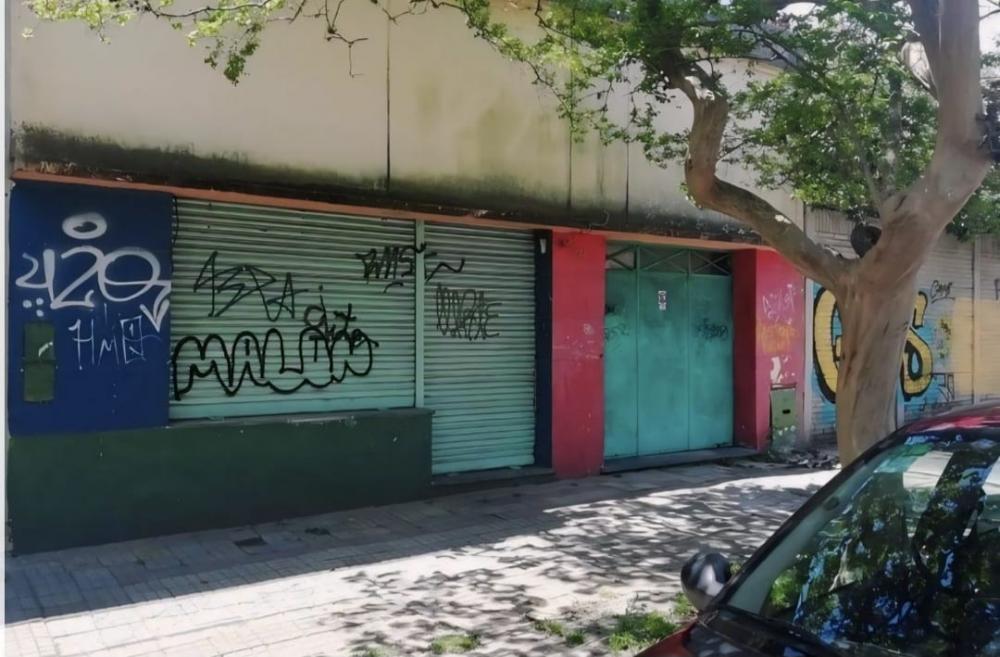 Un vecino de Junín pide detener la subasta de la Casa de Junín en La Plata